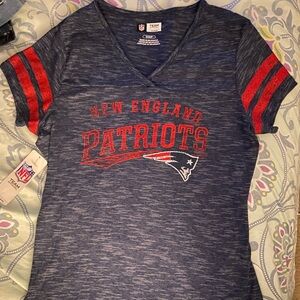 🏈 NEW ENGLAND PATRIOTS T-SHIRT 🏈  NWT